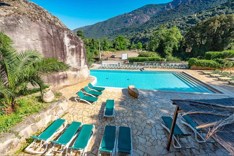 Photo Piscine Piscine chauffée du camping en mai